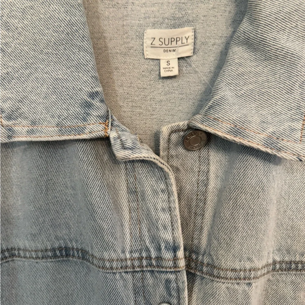 Z Supply On The Road Denim Jacket - Picture 5 of 8